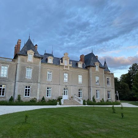 Chateau De St-Fulgent, Gite La Tour Saint-Fulgent Esterno foto