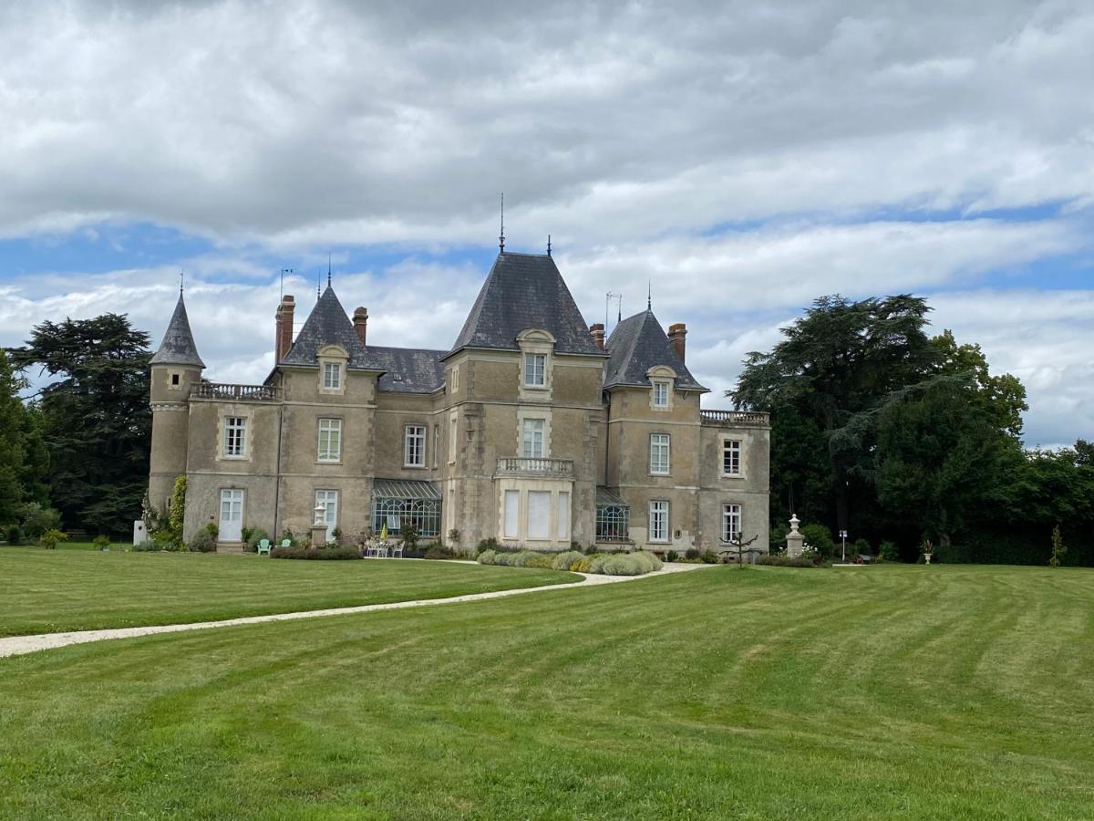Chateau De St-Fulgent, Gite La Tour Saint-Fulgent Esterno foto