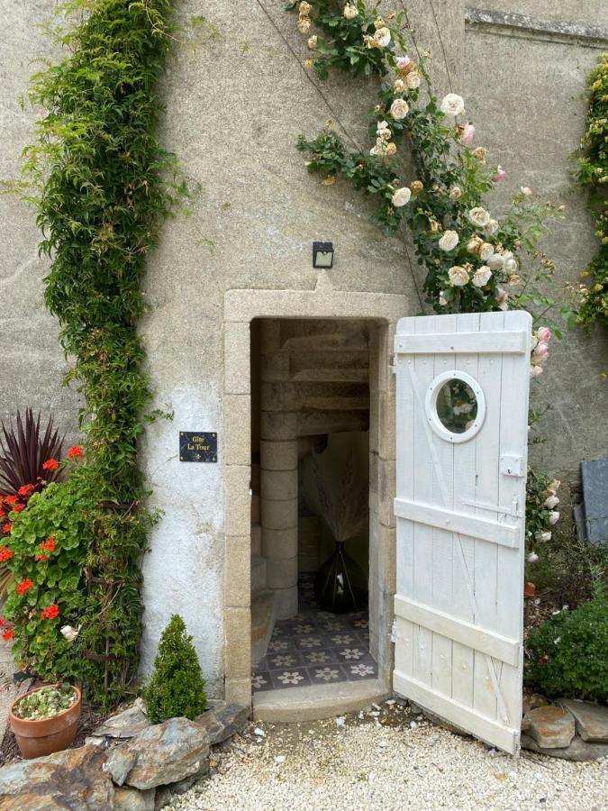 Chateau De St-Fulgent, Gite La Tour Saint-Fulgent Esterno foto